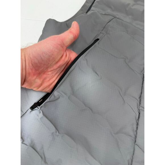 NWT Nike Running Division Therma-FIT ADV Running Reflective Silver/Gray Vest - Picture 12 of 16